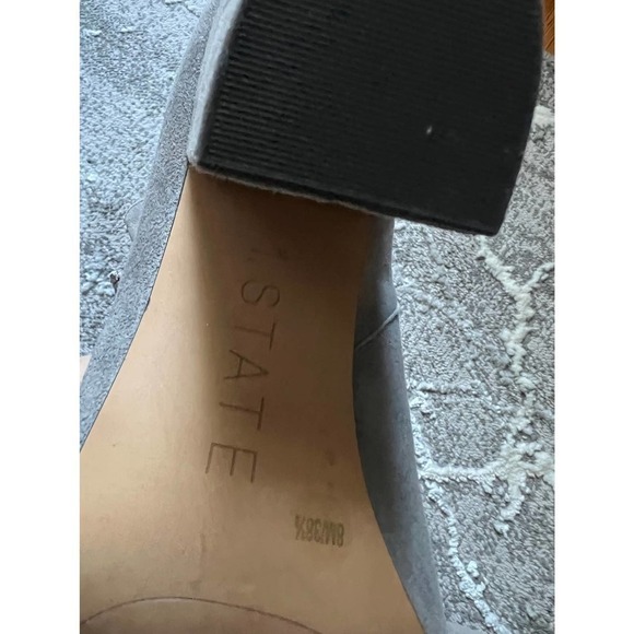 1 State gray suede booties 8M - Picture 3 of 5
